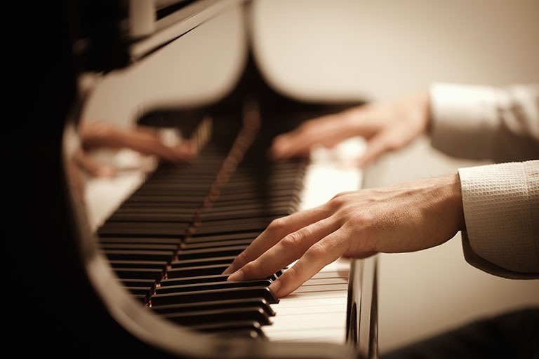 Muziek en foto’s tijdens de uitvaart
